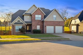 6136 Knoll View, Rogers, AR 72758