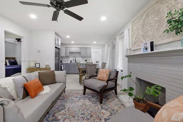 1608 NE 34th St, Oakland Park, FL 33334