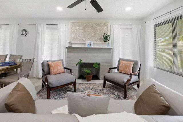 1608 NE 34th St, Oakland Park, FL 33334