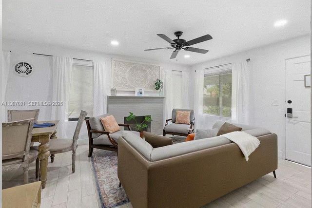 1608 NE 34th St, Oakland Park, FL 33334