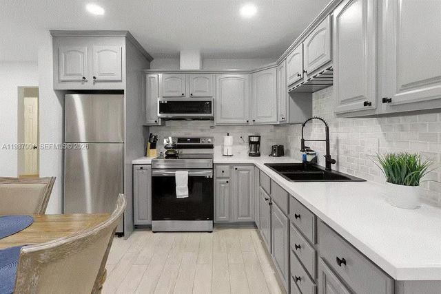 1608 NE 34th St, Oakland Park, FL 33334