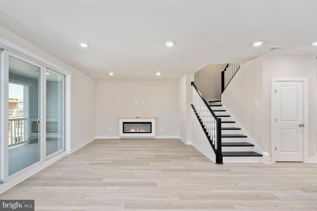 44581 STRABANE TER, Ashburn, VA 20147