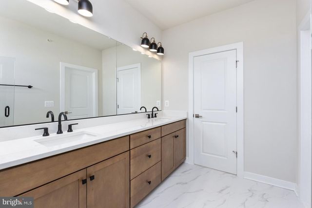 44581 STRABANE TER, Ashburn, VA 20147