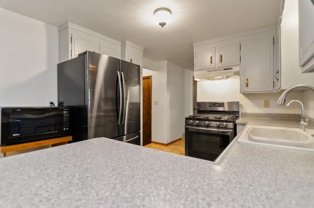 1491 COMMANCHE AVENUE, Green Bay, WI 54313