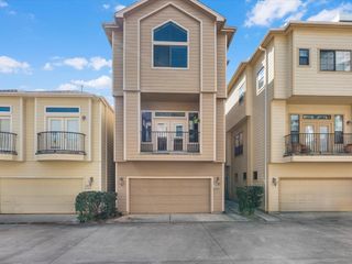 905 Garden Oaks Terrace, Houston, TX 77018