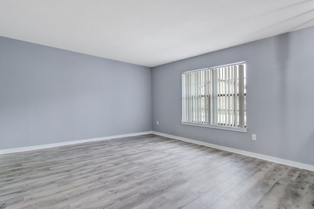 5727 Dewsbury Lane, North Charleston, SC 29418