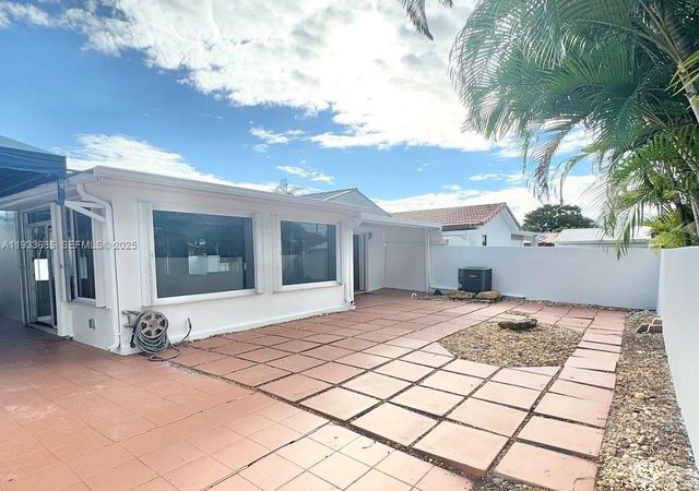 13861 SW 9th Ter 0, Miami, FL 33184