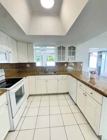 13861 SW 9th Ter 0, Miami, FL 33184