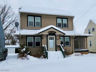 1076 Rushleigh Road, Cleveland Heights, OH 44121