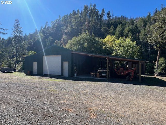 4696 COW CREEK Rd, Riddle, OR 97469