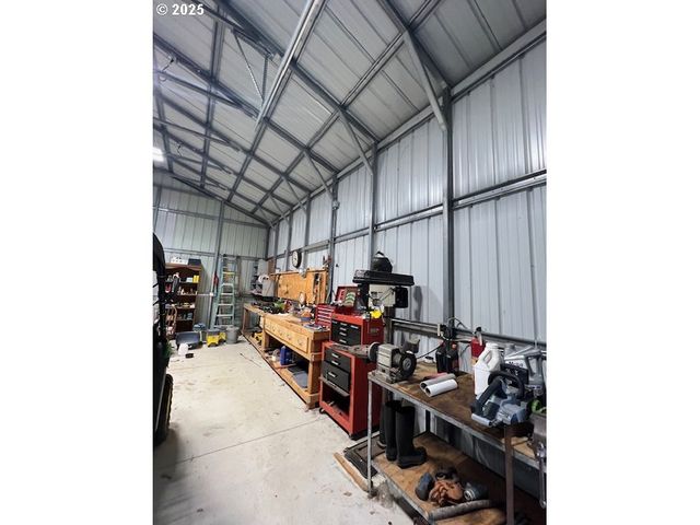 4696 COW CREEK Rd, Riddle, OR 97469