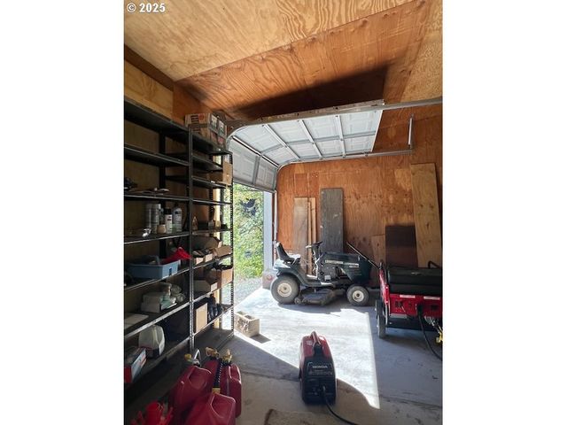 4696 COW CREEK Rd, Riddle, OR 97469