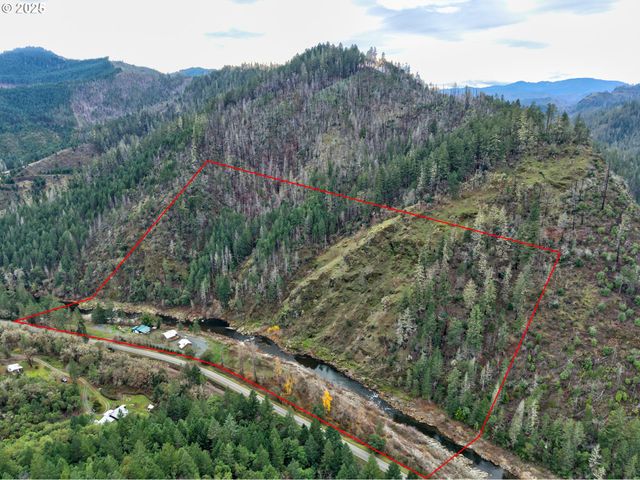 4696 COW CREEK Rd, Riddle, OR 97469