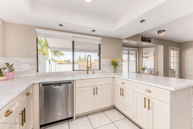 706 W STERLING Place, Chandler, AZ 85225