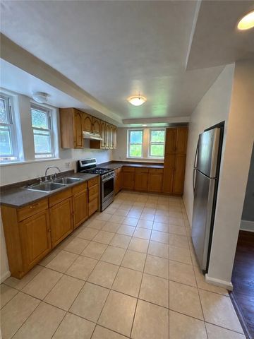2308 Starkamp St, Brookline, PA 15226