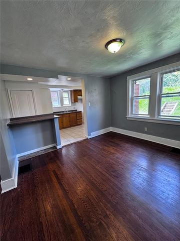 2308 Starkamp St, Brookline, PA 15226