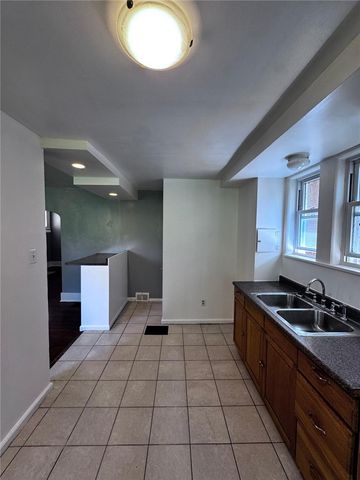 2308 Starkamp St, Brookline, PA 15226