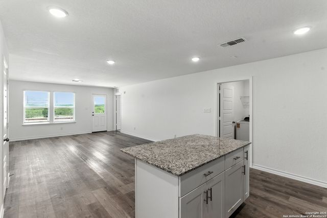 1351 Vallarta Centro, Converse, TX 78109