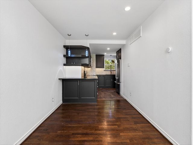 3100 Cole Avenue 216, Dallas, TX 75204