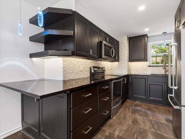3100 Cole Avenue 216, Dallas, TX 75204