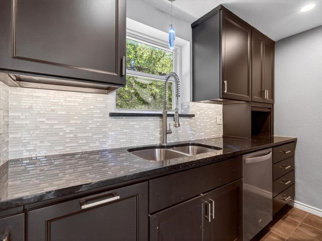 3100 Cole Avenue 216, Dallas, TX 75204