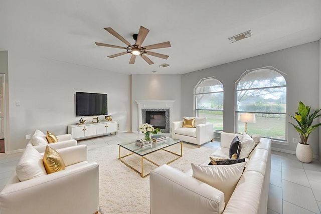 9606 Oakland Lake Way, Missouri City, TX 77459