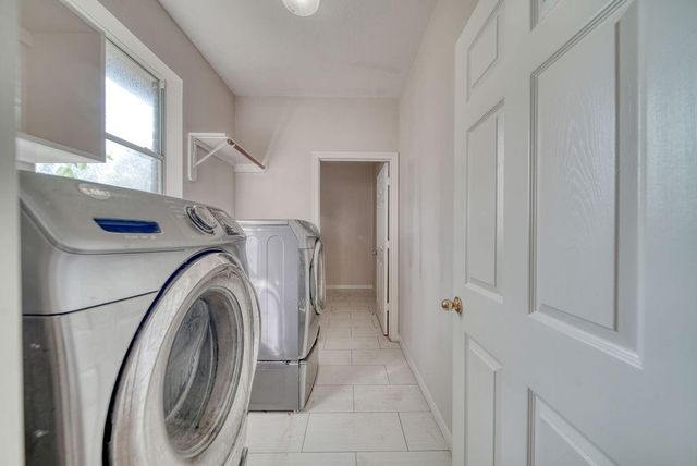 9606 Oakland Lake Way, Missouri City, TX 77459