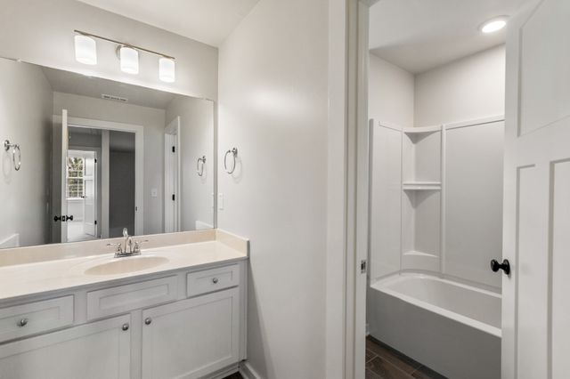 4014 Ella Cook Cir, Murfreesboro, TN 37129