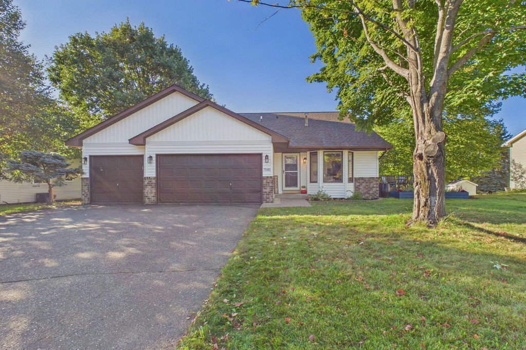7081 Upper 36th Street N, Oakdale, MN 55128 — exterior