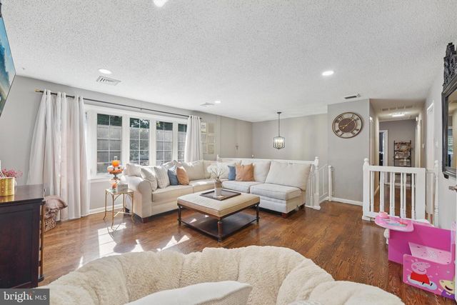 14 BELLS LAKE DR, Turnersville, NJ 08012