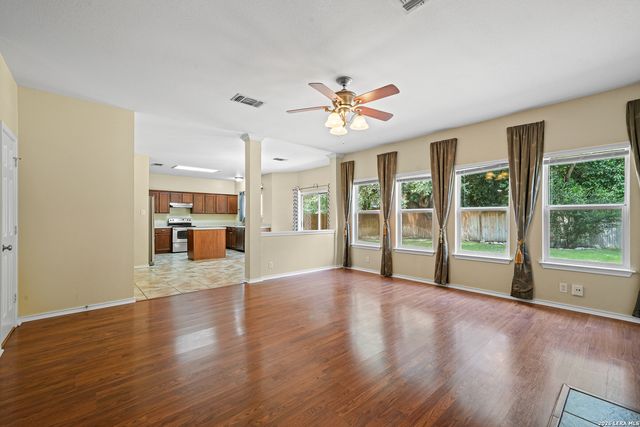 15414 PRESTON PASS DR, San Antonio, TX 78247