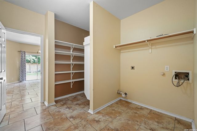 15414 PRESTON PASS DR, San Antonio, TX 78247