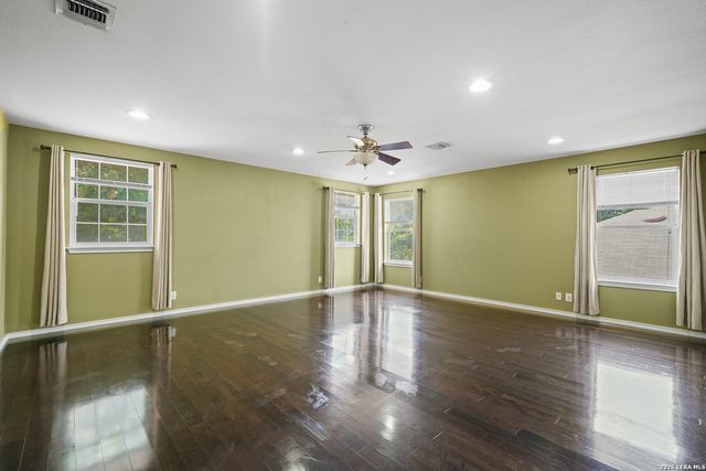 15414 PRESTON PASS DR, San Antonio, TX 78247