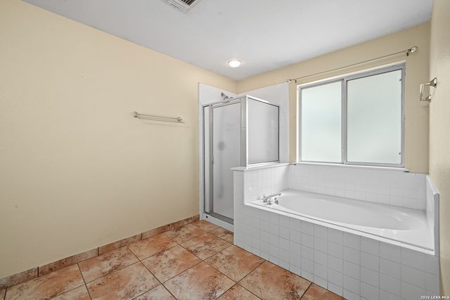 15414 PRESTON PASS DR, San Antonio, TX 78247