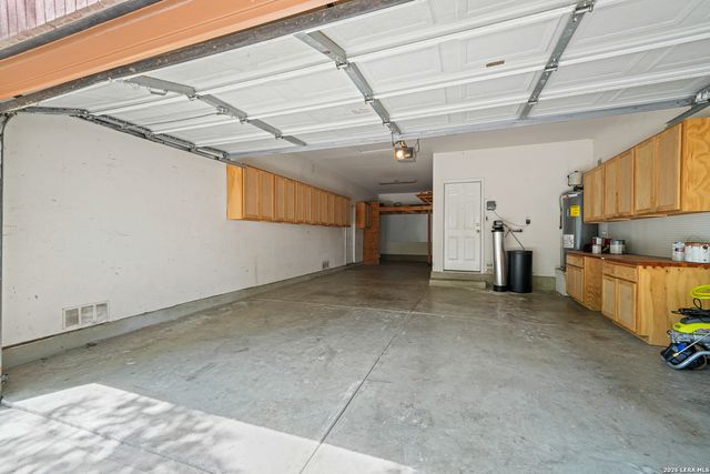 15414 PRESTON PASS DR, San Antonio, TX 78247