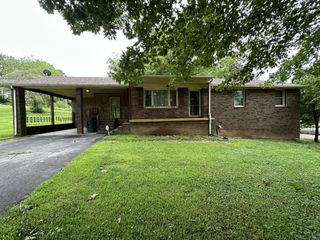 148 Maple St, Gordonsville, TN 38563