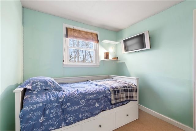 44 Vinedale Rd, Brockton, MA 02301