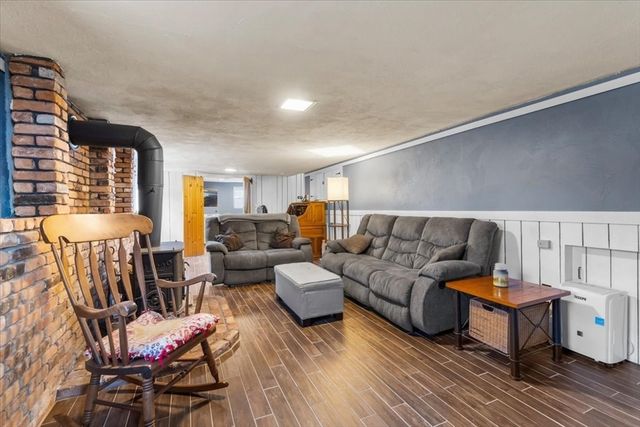 44 Vinedale Rd, Brockton, MA 02301