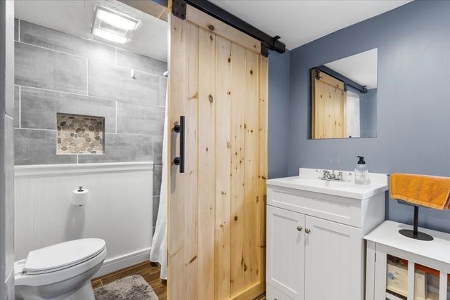 44 Vinedale Rd, Brockton, MA 02301