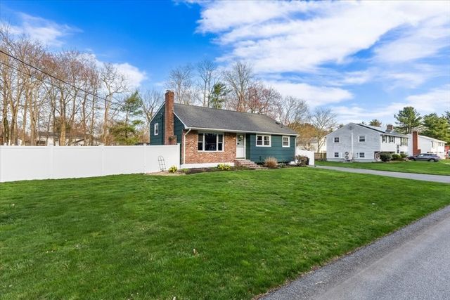 44 Vinedale Rd, Brockton, MA 02301