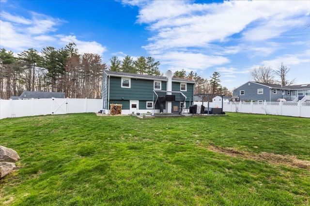 44 Vinedale Rd, Brockton, MA 02301