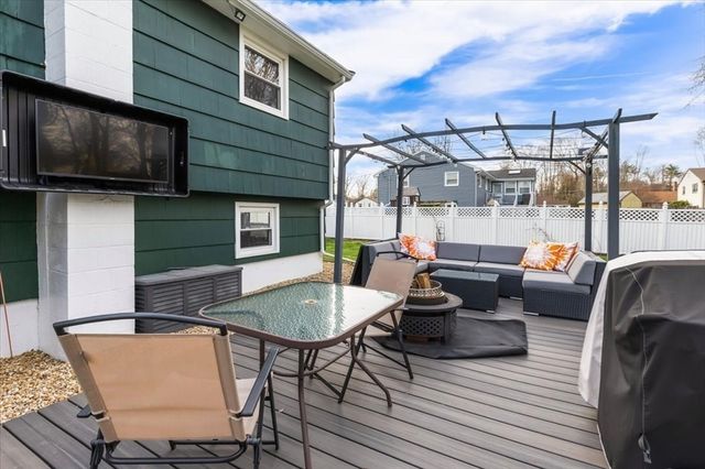 44 Vinedale Rd, Brockton, MA 02301