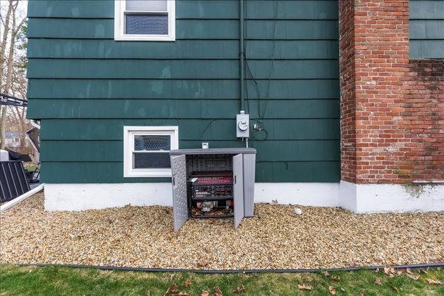 44 Vinedale Rd, Brockton, MA 02301