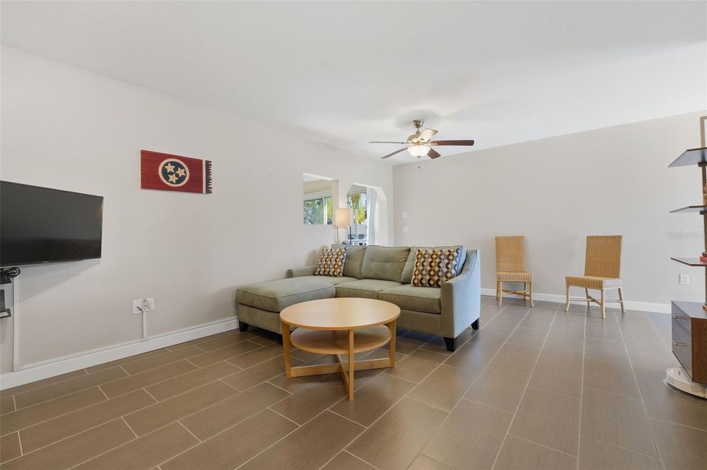 Image 12 of property listing at 304 108TH STREET W 110, Bradenton, FL 34209