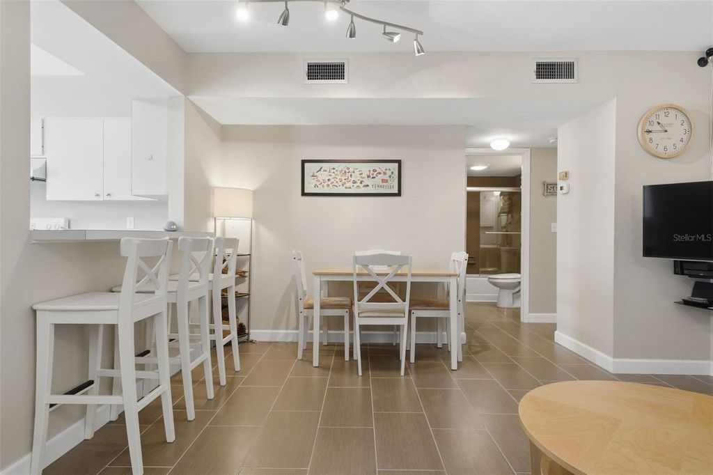 Image 14 of property listing at 304 108TH STREET W 110, Bradenton, FL 34209