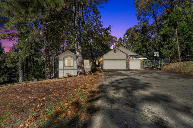 6584 Green Leaf Ln, Foresthill, CA 95631