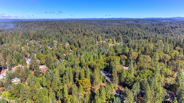 6584 Green Leaf Ln, Foresthill, CA 95631