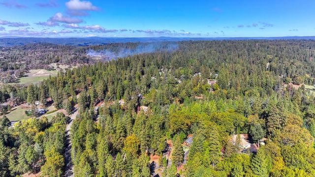 6584 Green Leaf Ln, Foresthill, CA 95631