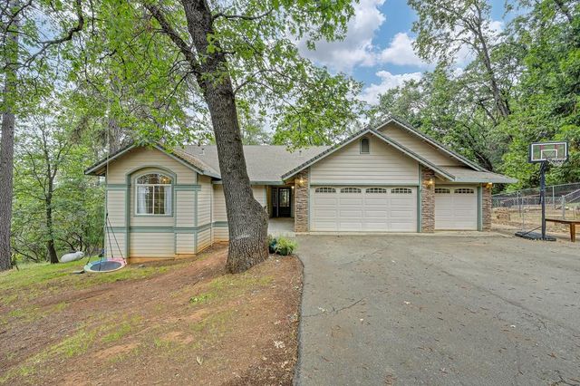 6584 Green Leaf Ln, Foresthill, CA 95631