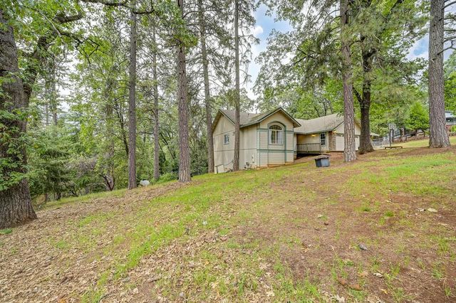 6584 Green Leaf Ln, Foresthill, CA 95631